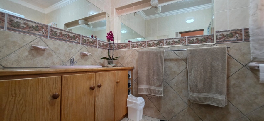 3 Bedroom Property for Sale in La Hoff North West
